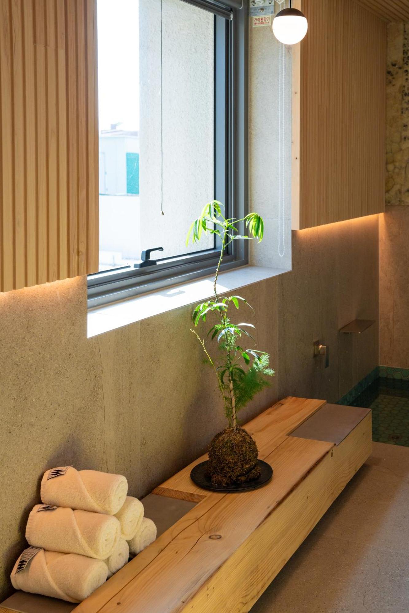 Pbr7 Hotel Unusual Stay Gyeongju Dış mekan fotoğraf